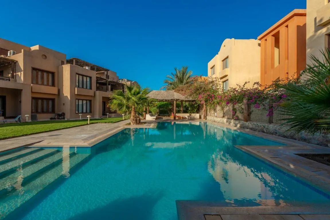 Image of Beautiful Cosy 3 bedroom townhouse in South Marina