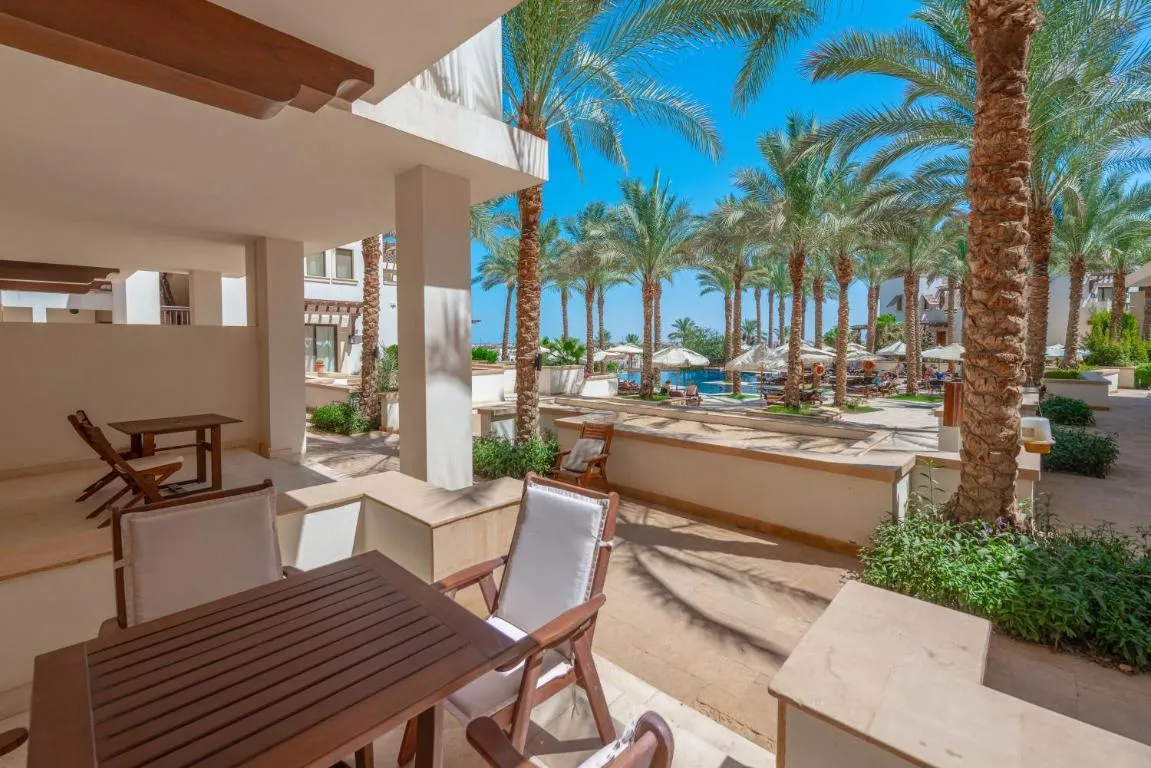 Image of Classy 1-Bedroom Apartment in Ancient Sands with Pool View