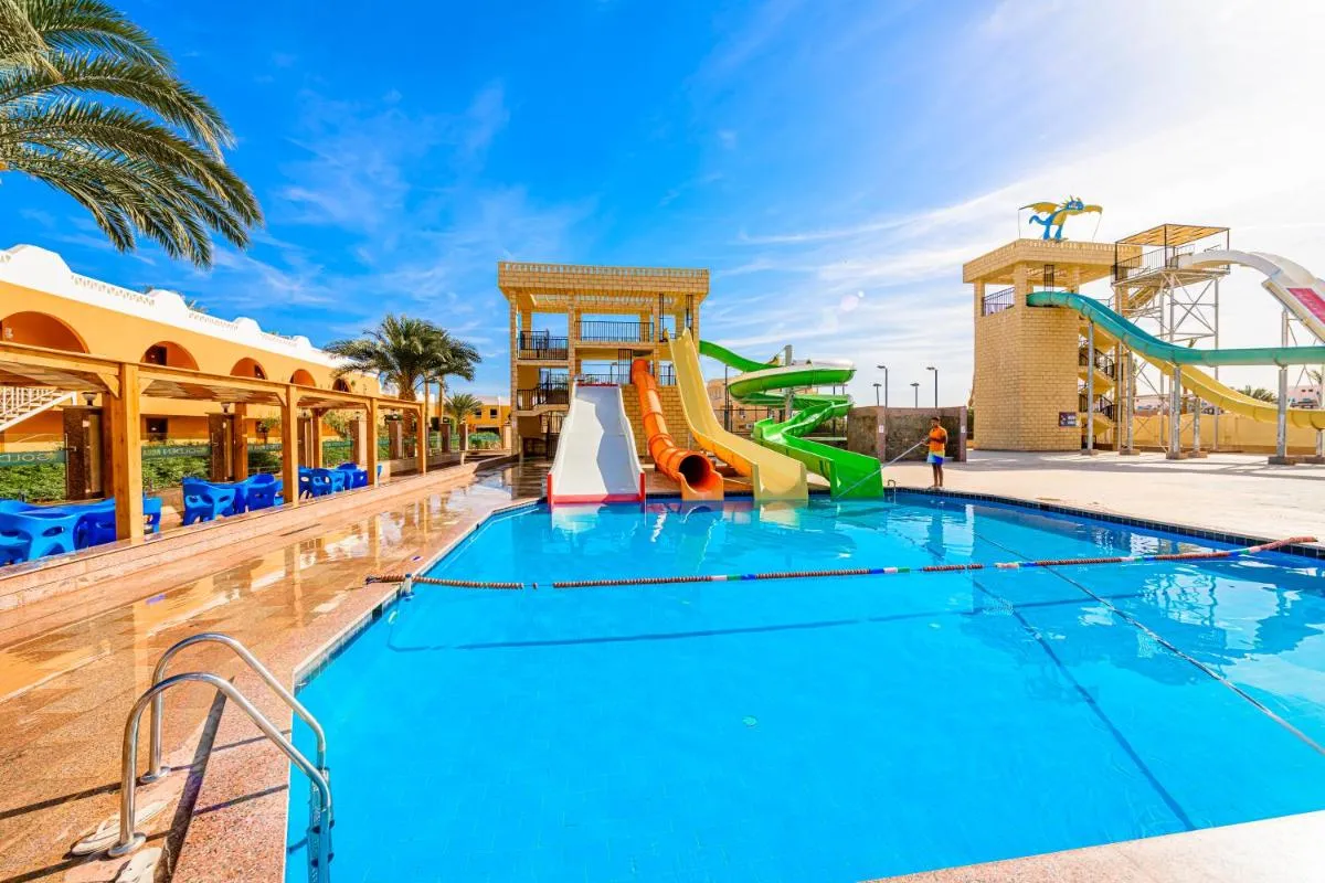 Image 4 of Golden Beach Resort