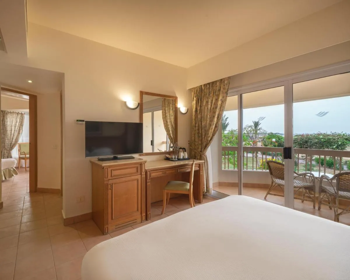 Image 2 of Hurghada Long Beach Resort