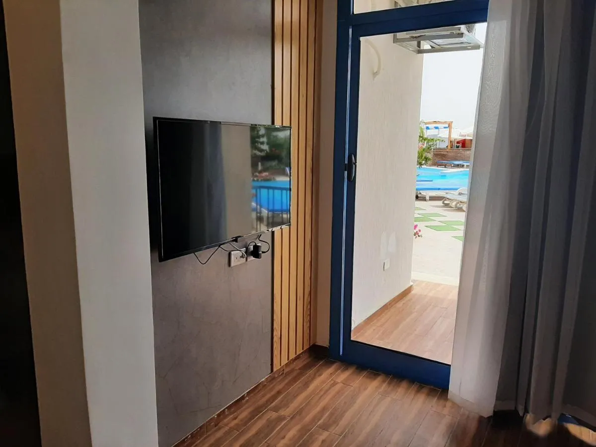 Image 5 of La Casa Beach