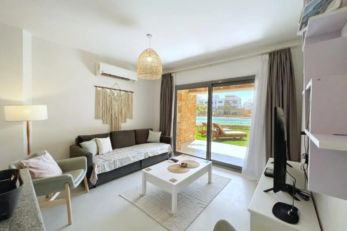 Image 1 of Lagoonfront Easy 1BDR Swan Lake El Gouna