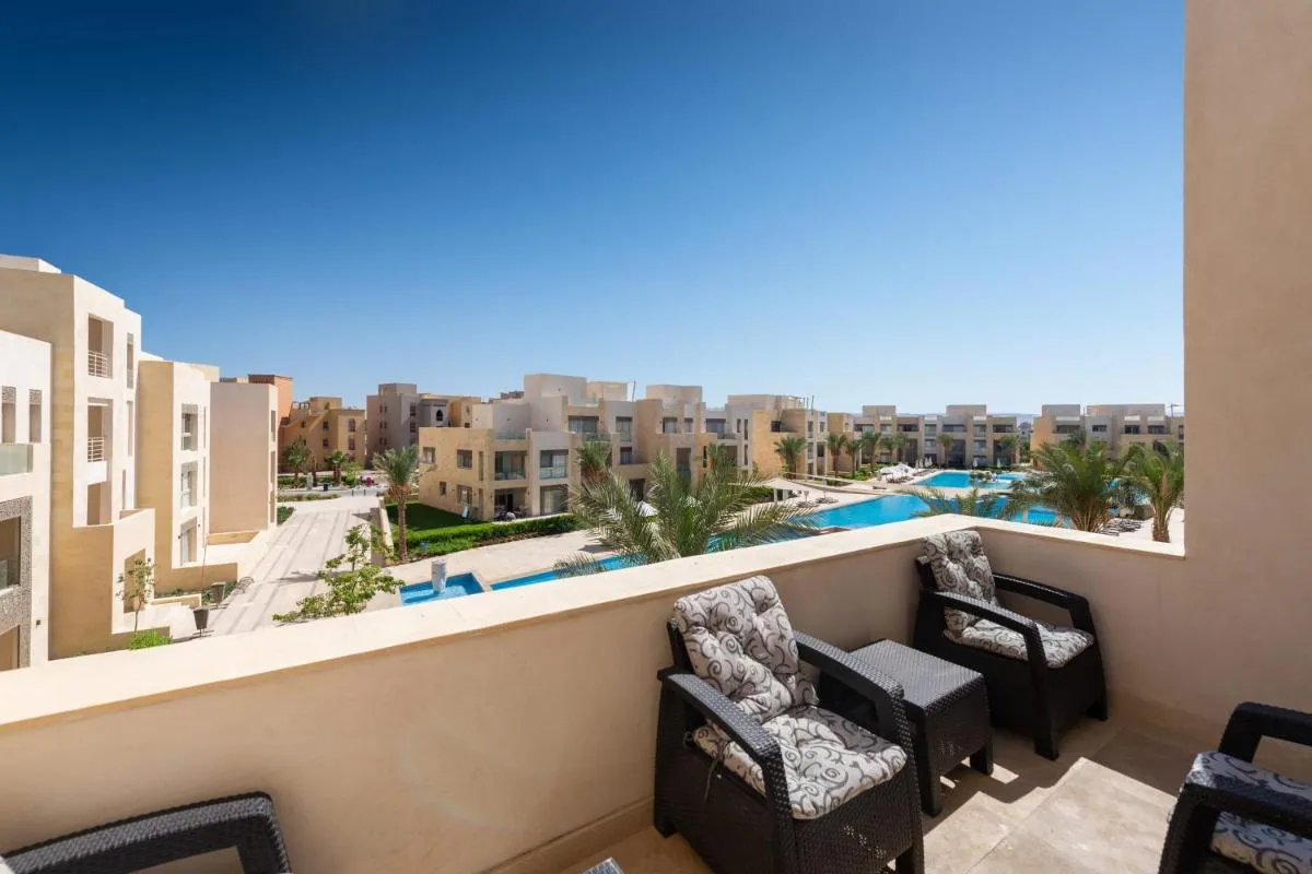 Image 4 of Luxe 3BDR w Private Rooftop Jacuzzi & Beach Access