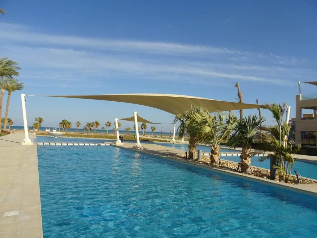 Image of Mangroovy Ritzy, Cerulean appartement by the pool