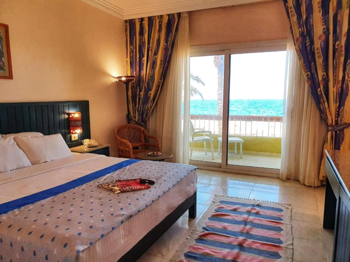 Image 3 of Palm Beach Resort Families and Couples only