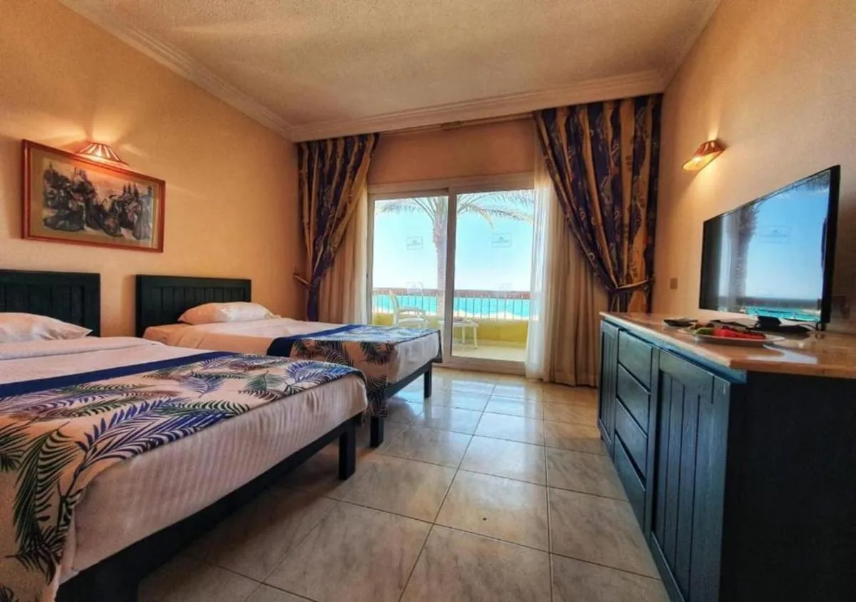 Image 4 of Palm Beach Resort Families and Couples only