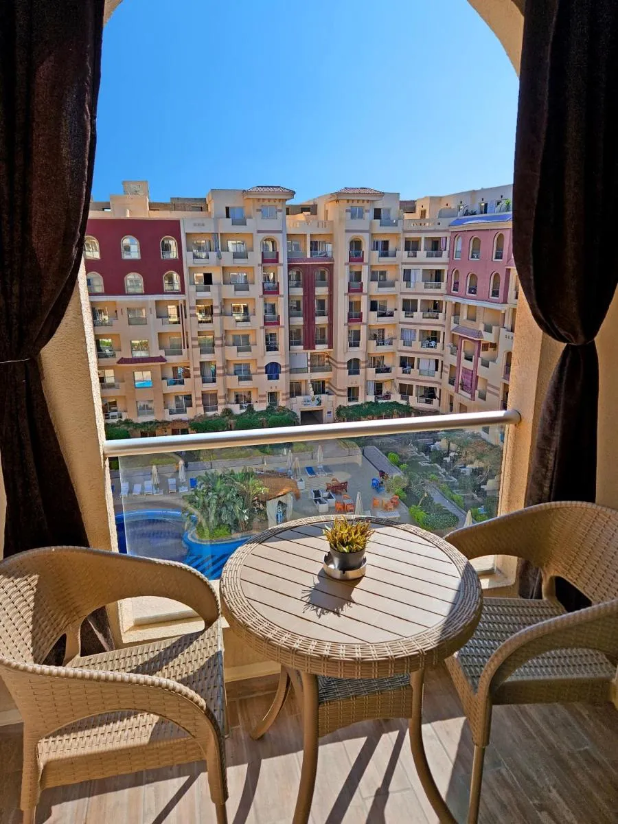Image 3 of Pool View Studio with Wi-fi, Smart TV, 3 pools & beach access