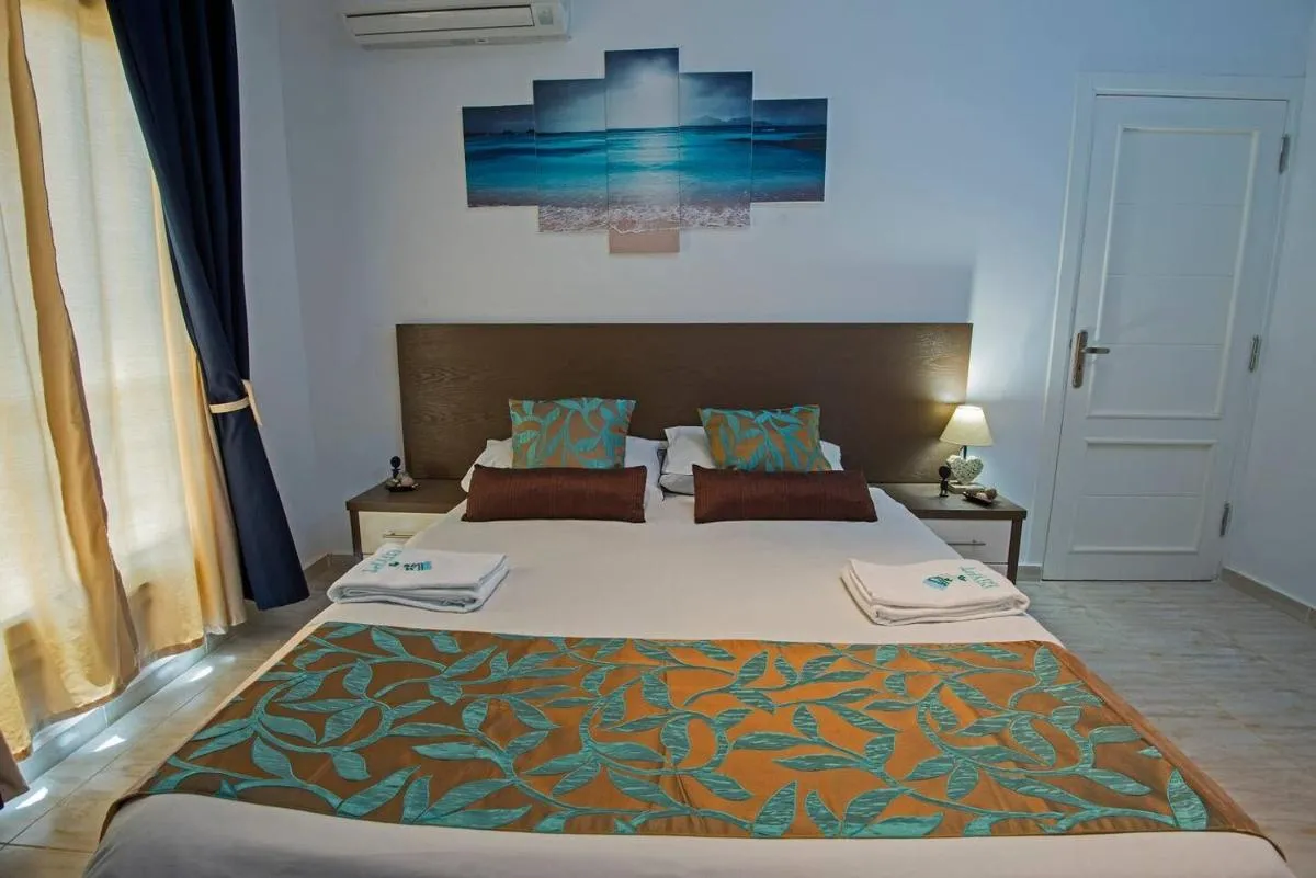 Image 1 of Seaview European class 1bdrm apt free WiFi Orfi