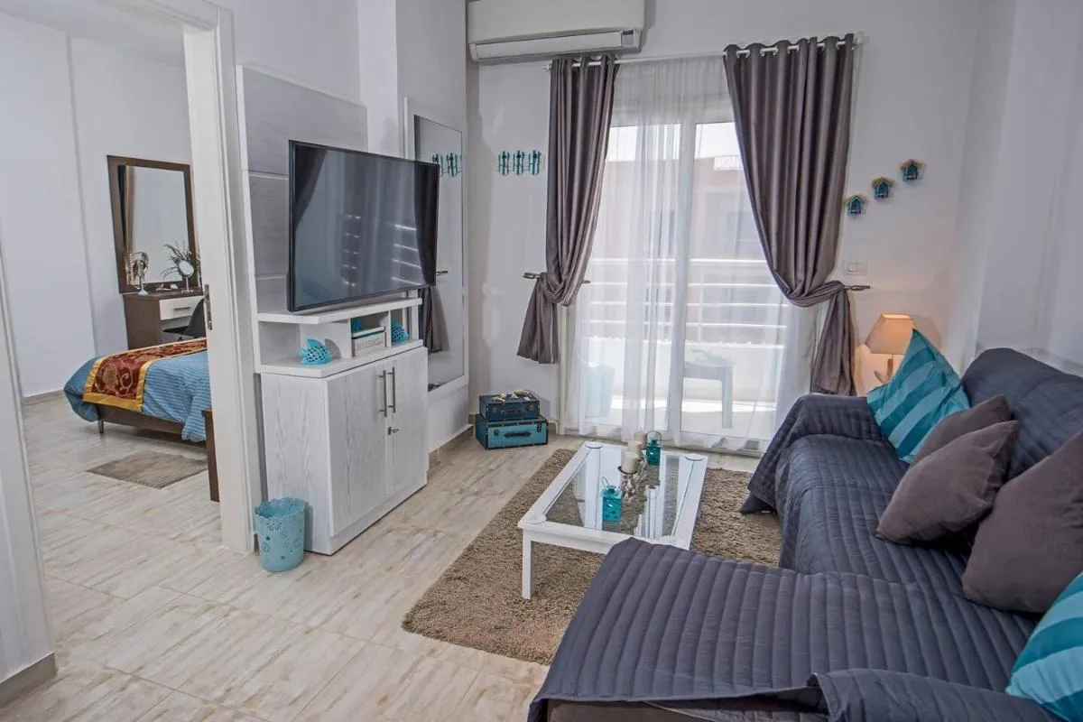 Image 5 of Seaview European class 1bdrm apt free WiFi Orfi