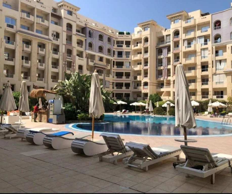 Image of Upscale studio- Florenza Khamsin