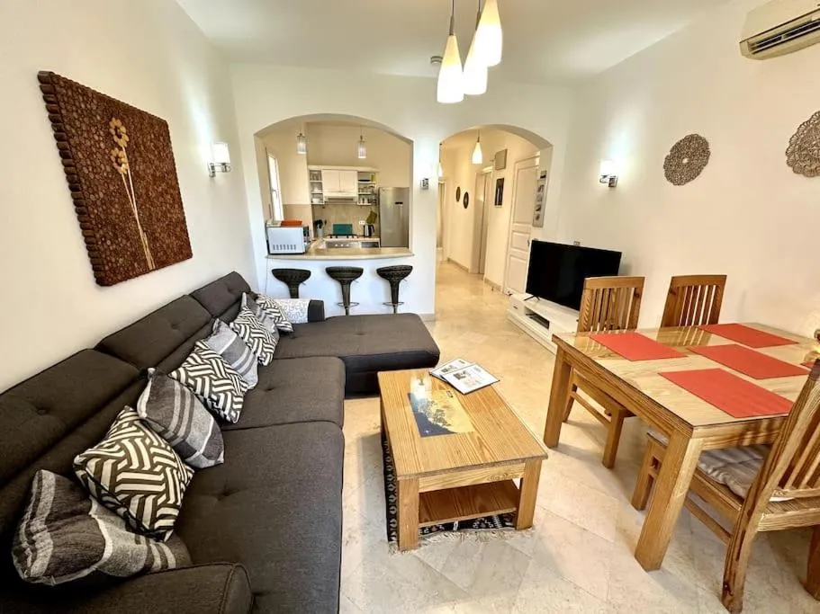 Image 5 of 2 Bedroom Condo, with Pool, and Beach & Lagoon Access