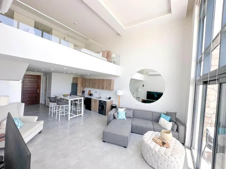 Image 2 of Beachfront Spacious Somabay Loft
