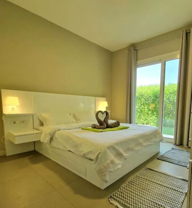 Image 3 of Cheerful space with a huge garden and pool