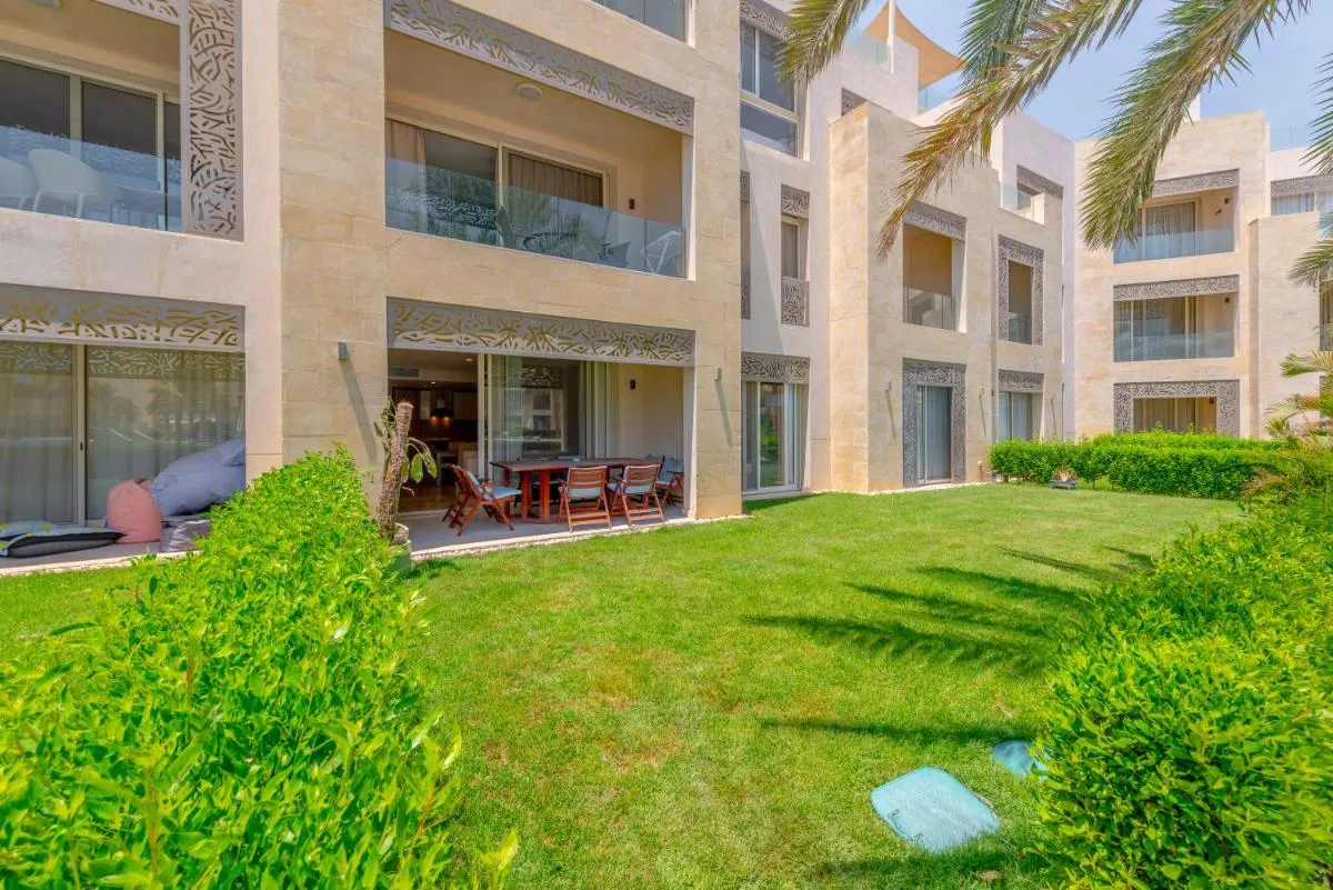 Image 6 of Elegant apartment with pool and beach access