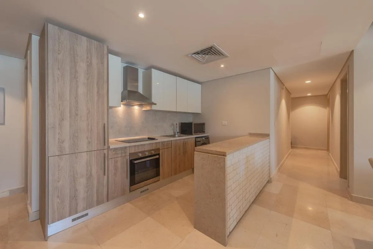 Image 3 of Elegant apartment with pool and beach access