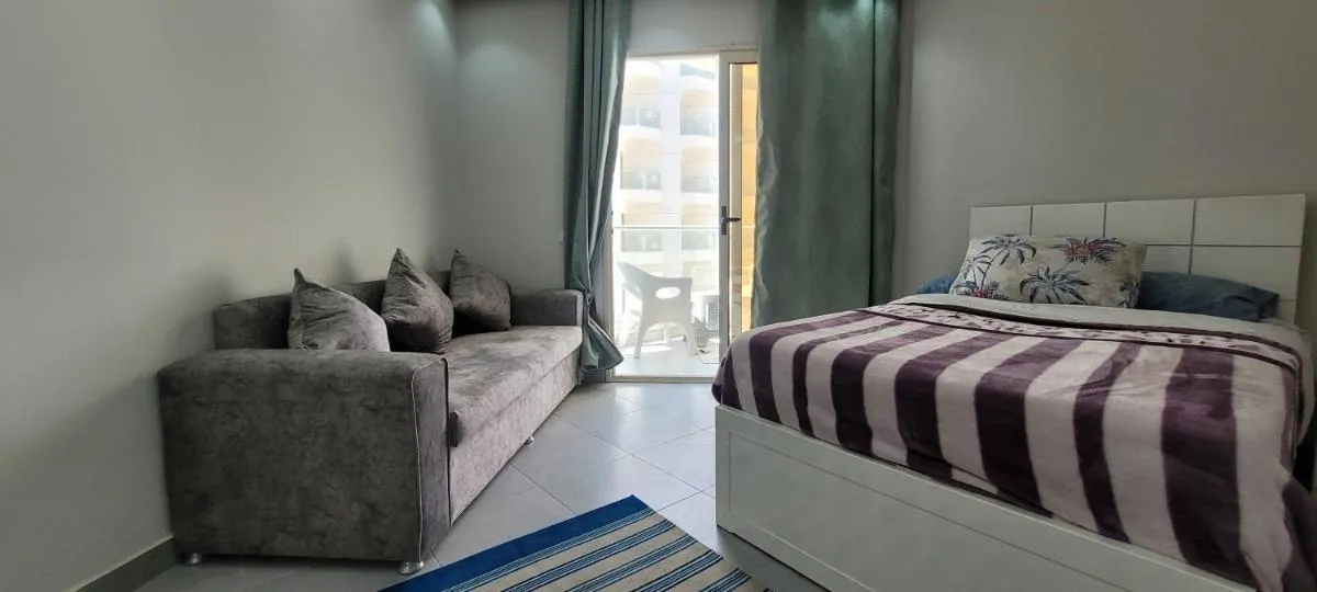 Image 1 of Excellent Apt 5 minutes from downtown, Beach Front Free WIFI