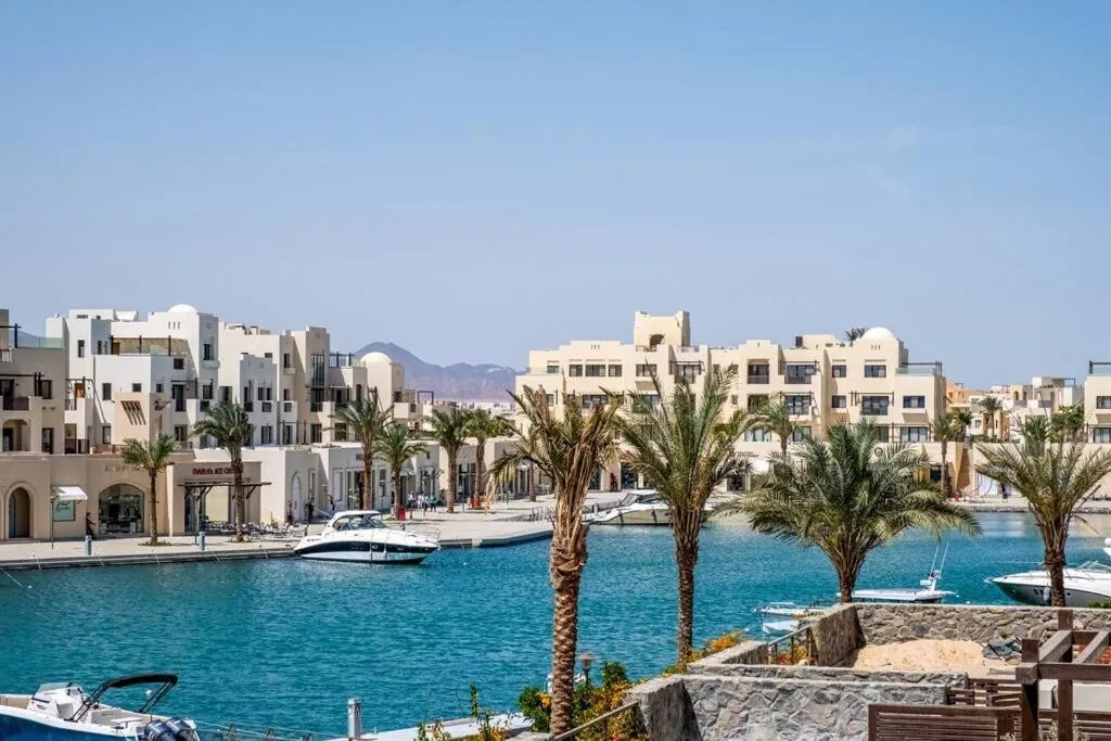 Image 5 of Freshly Minted: Fanadir Marina