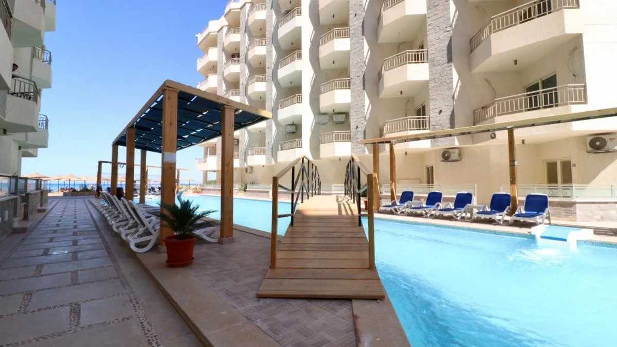 Image 3 of La Quinta Beach Resort