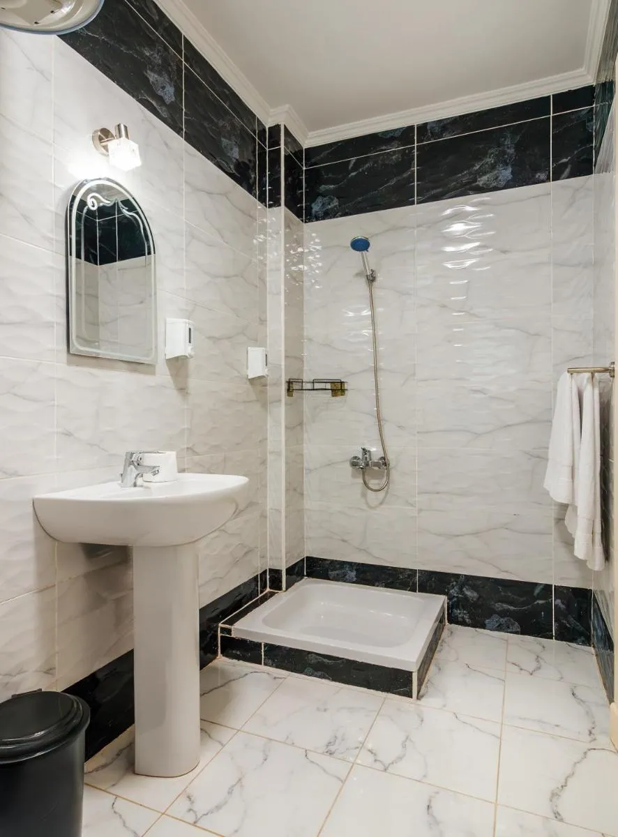 Image 3 of Luxury City Center One-Bedroom Suite by Peaks