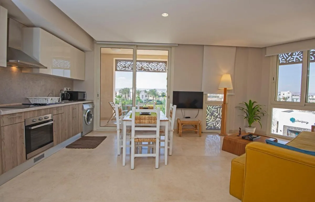 Image 2 of Ollystays Mangroovy 1 BR Beach and Pool Free access