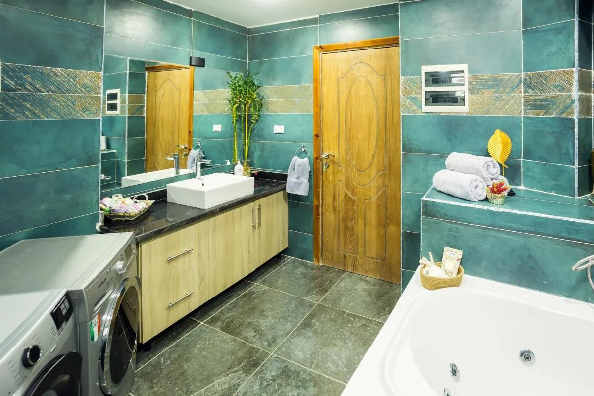 Image 2 of Royal Home luxury 6pers villa with private pool