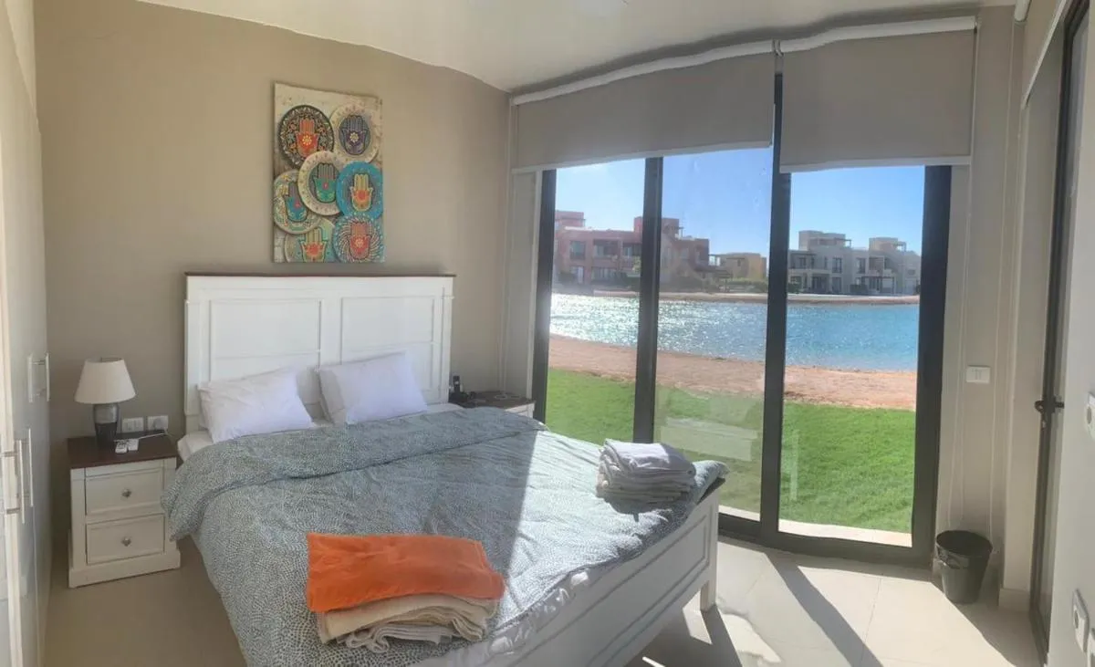 Image 1 of Tawila, 4 Bedroom Villa, Brand new, directly on a lagoon