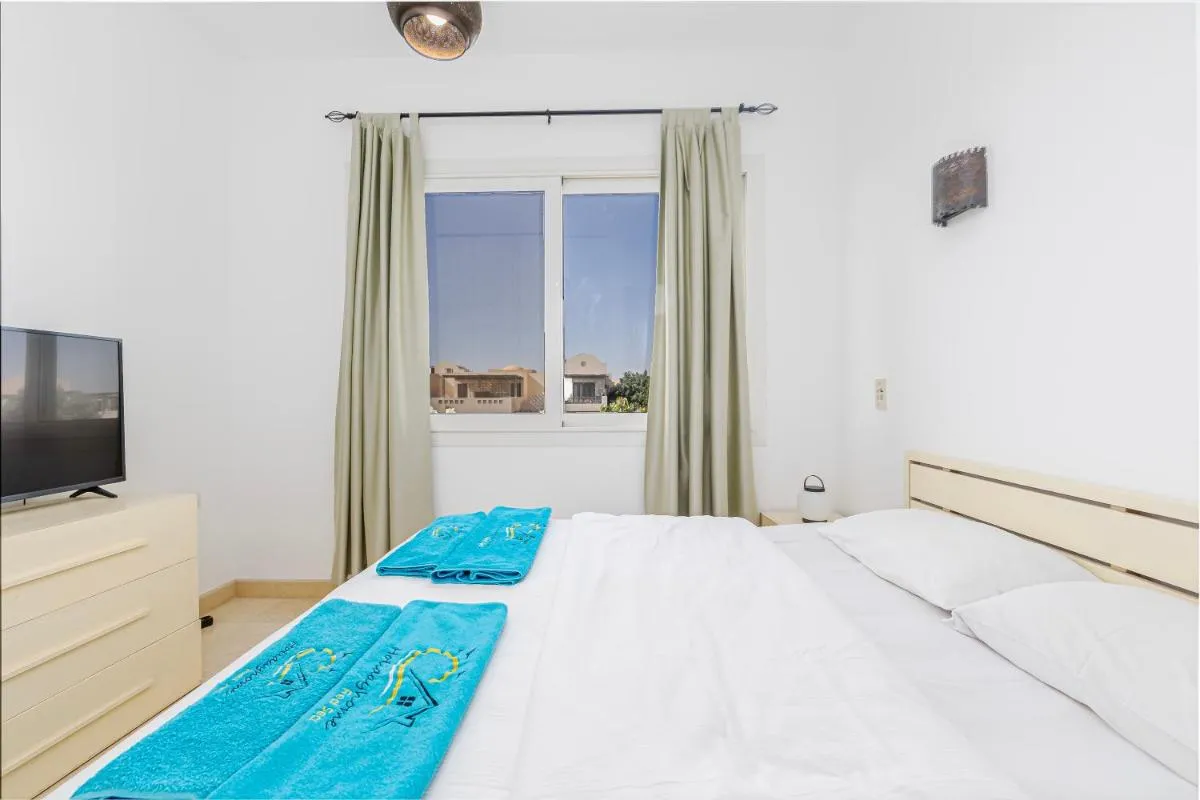 Image 5 of Wonderful apartment with prime location & pool