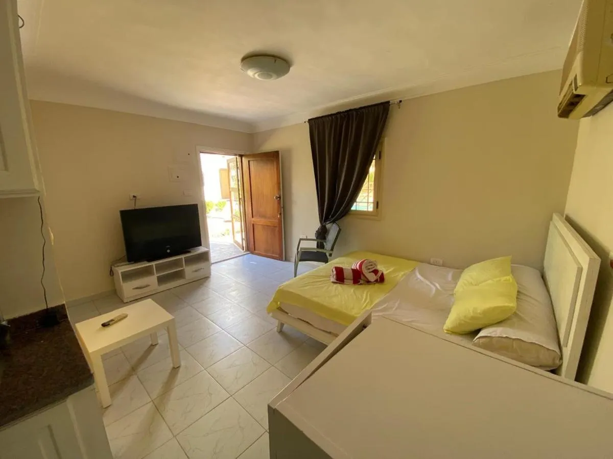 Image 4 of hurgada hapy room
