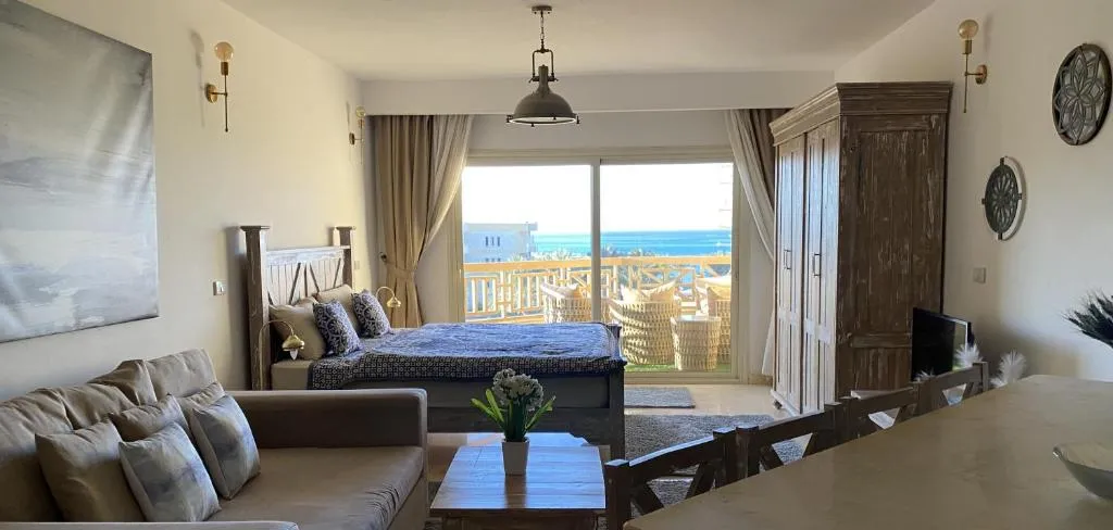 Image of vintage sea view apartment