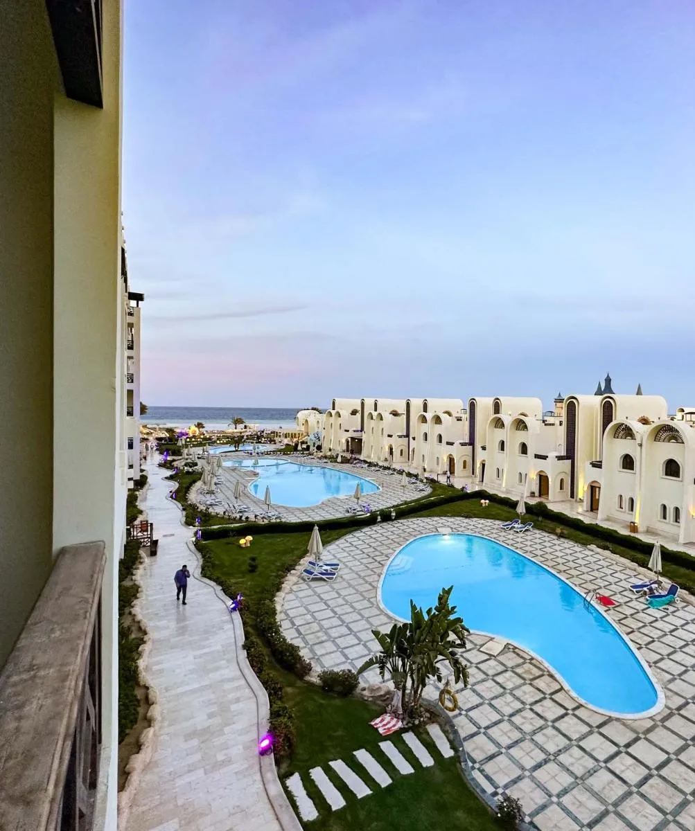 Image 2 of luxury Beachfront Studio- Foreign Nationals Only
